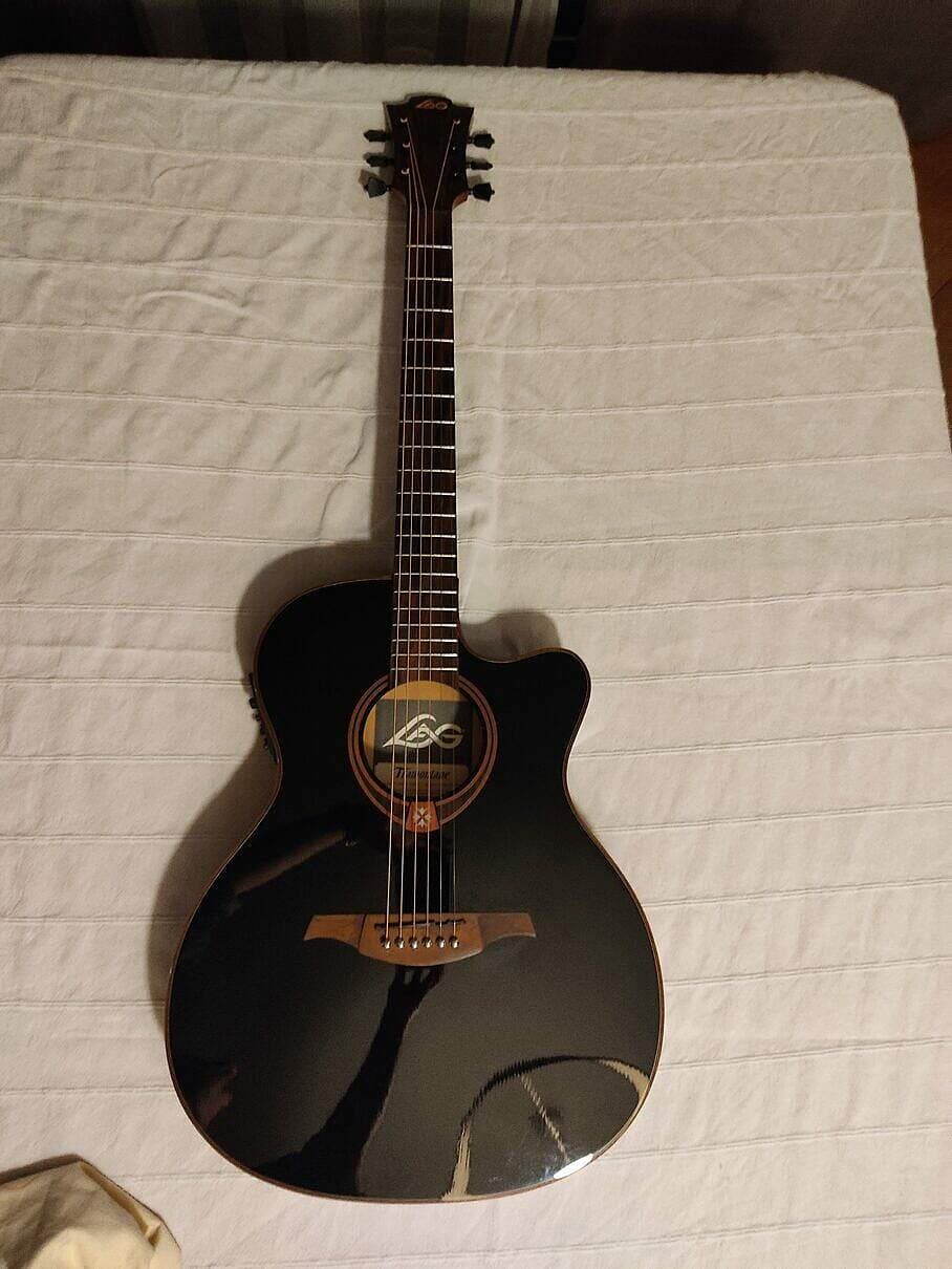 Guitare Lag Tramontane