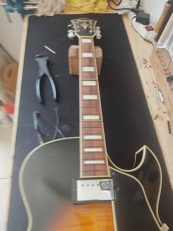 Ibanez AKJ95 guitar