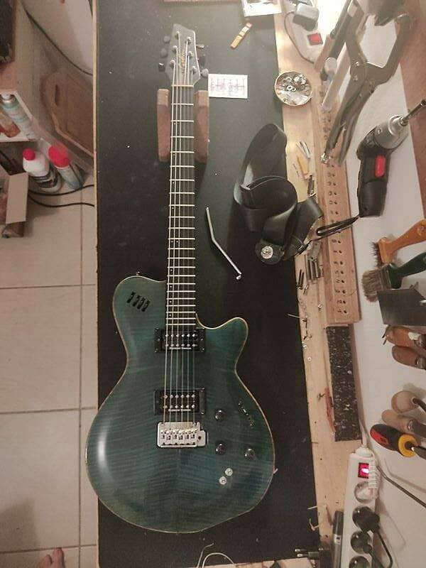Godin LGXT guitar