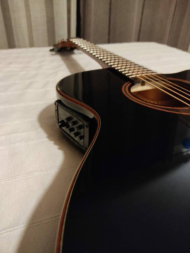 Guitare Lag Tramontane