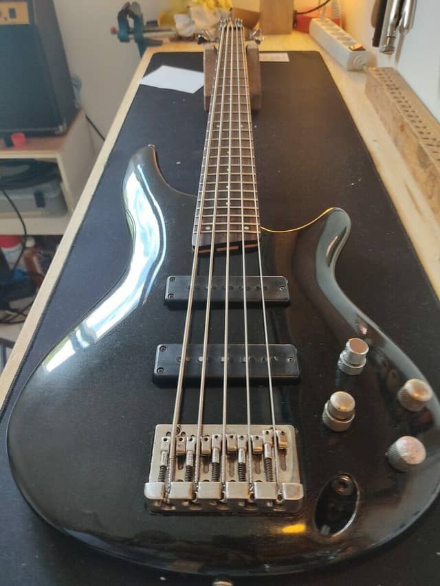 Basse Ibanez SR305