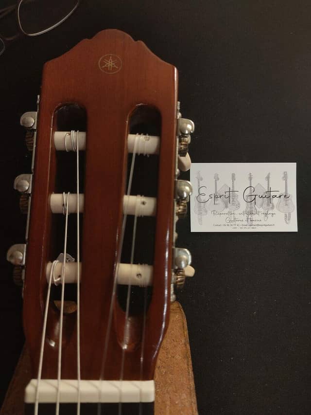 Guitare Yamaha C40