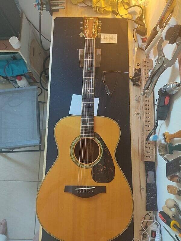 Guitare Yamaha LS16M