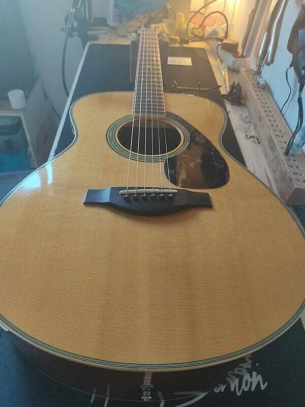 Guitare Yamaha LS16M