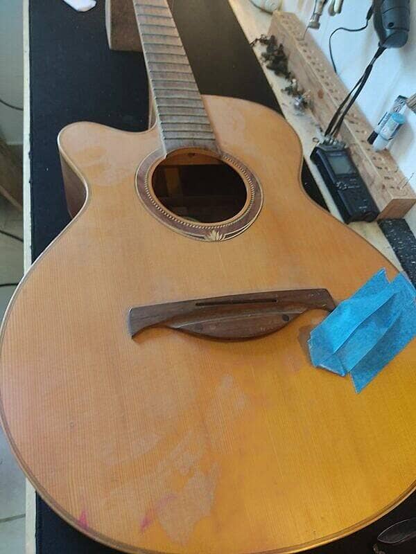 Guitare Lag 4 seasons