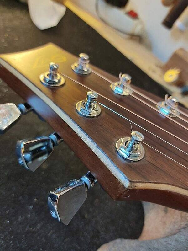 Guitare Lag 4 seasons