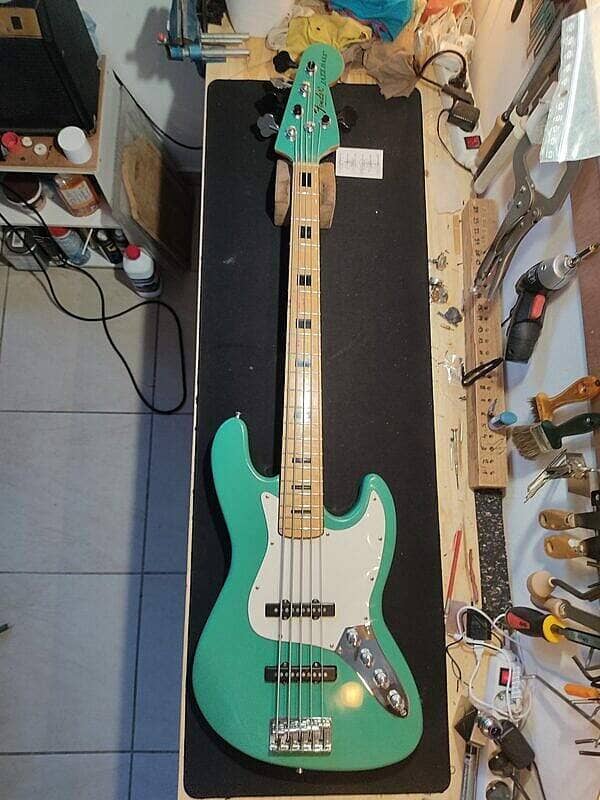 Basse Fender Jazz Bass