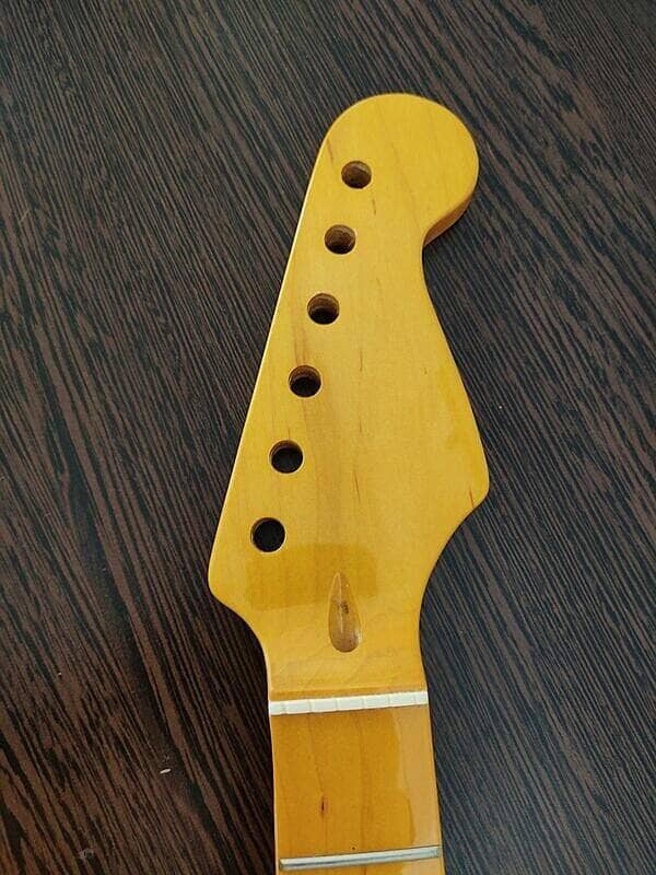 Guitare Fender Stratocaster Custom