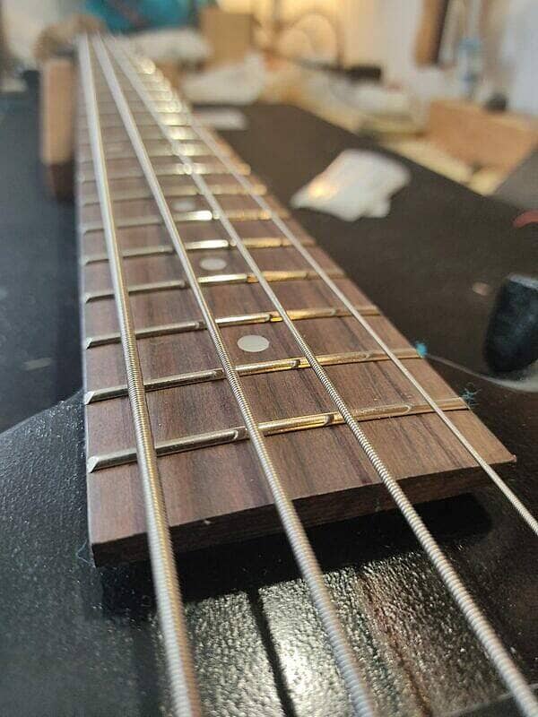 Basse custom DIY type SG