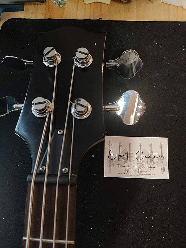 Basse custom DIY type SG