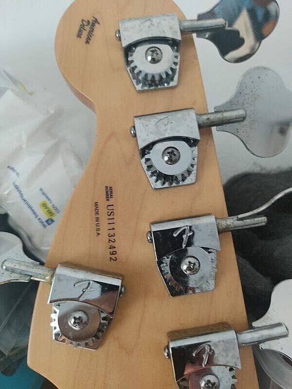 Basse Fender JazzBass 5 cordes