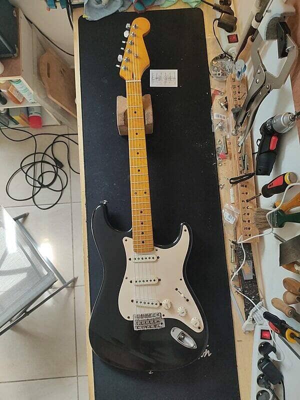 Guitare type Stratocaster