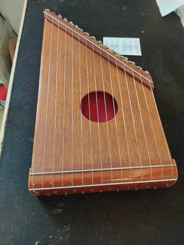 Cithare artisanale