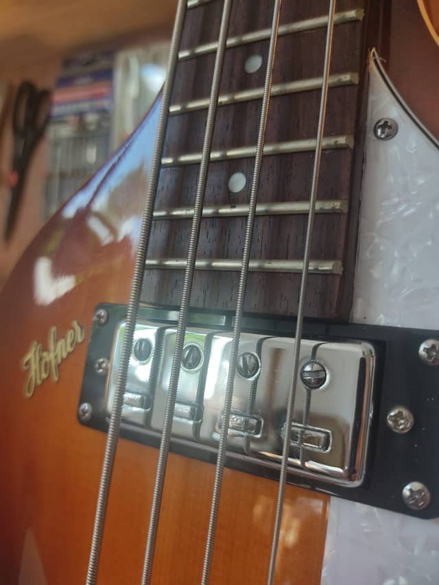 Basse Hofner Violin