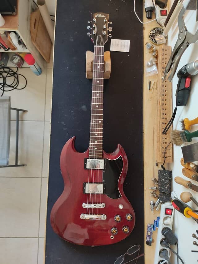 Guitare Aria style SG