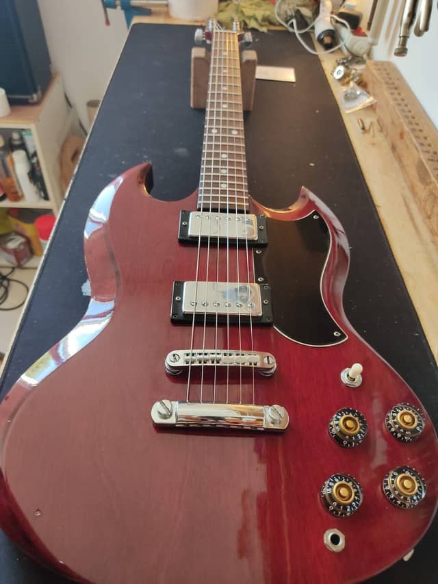 Guitare Aria style SG