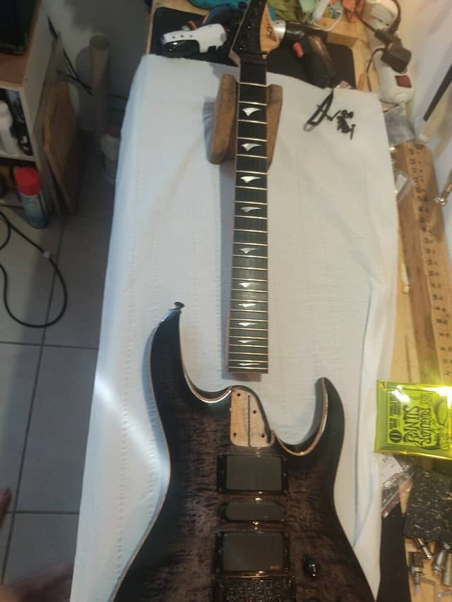 Guitare Lag Arkane 1000, le retour