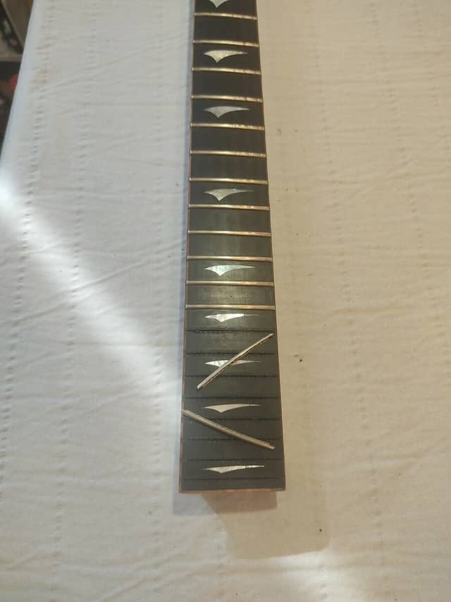 Guitare Lag Arkane 1000, le retour