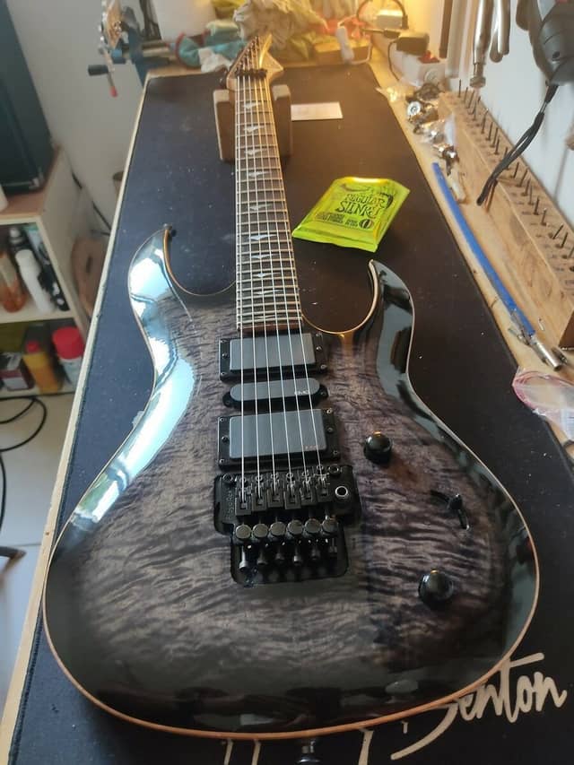 Guitare Lag Arkane 1000, le retour