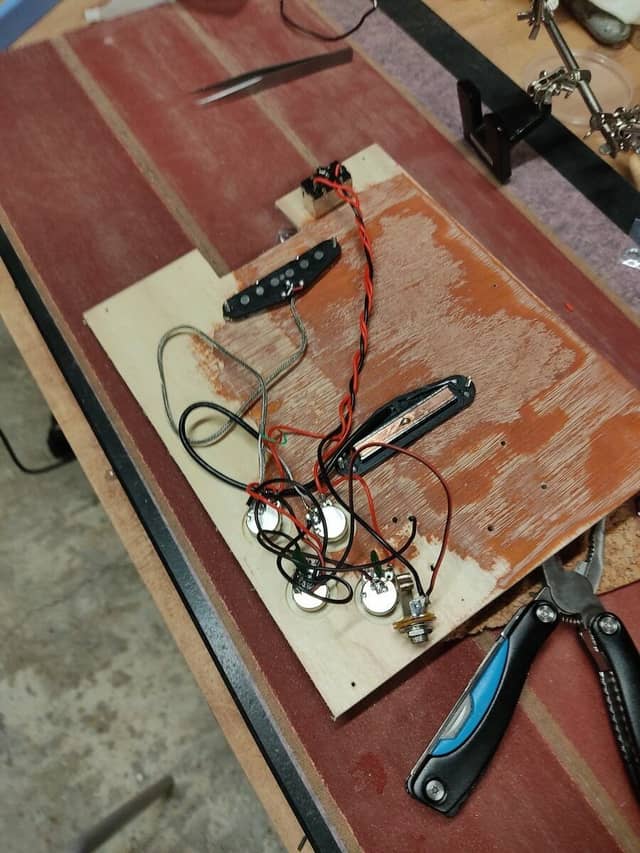 Collaboration Esprit Guitare / Pipiri Cigar Box Guitars