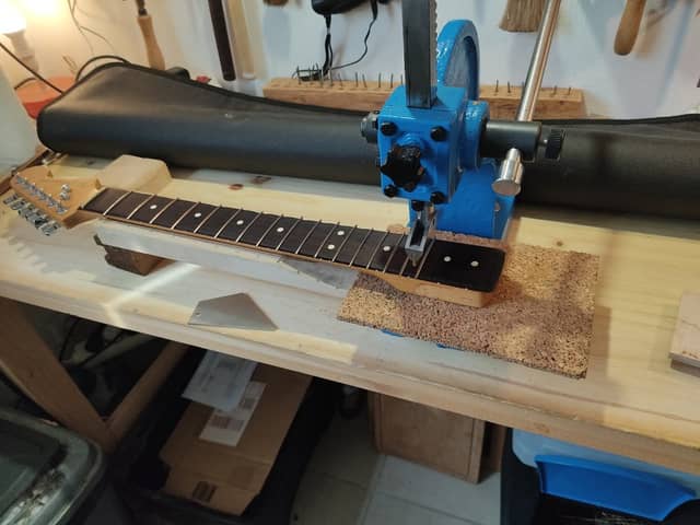 Remplacement des frettes chez Esprit Guitare