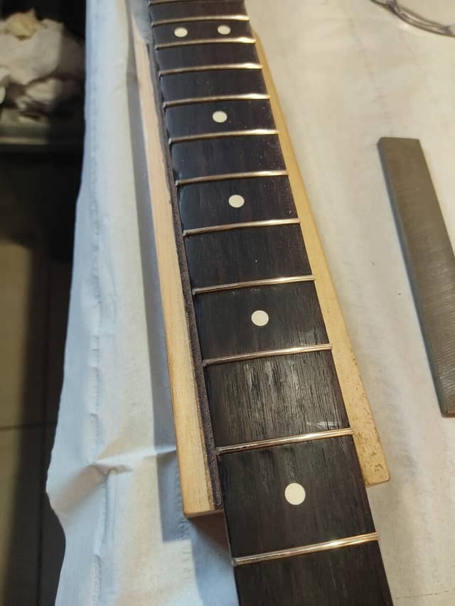 Remplacement des frettes chez Esprit Guitare