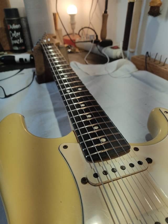 Remplacement des frettes chez Esprit Guitare
