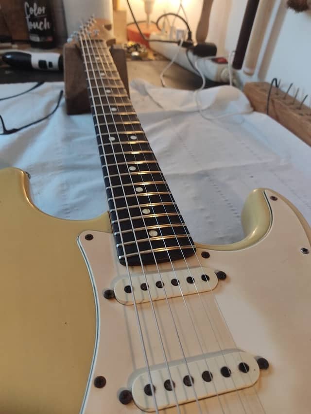 Remplacement des frettes chez Esprit Guitare
