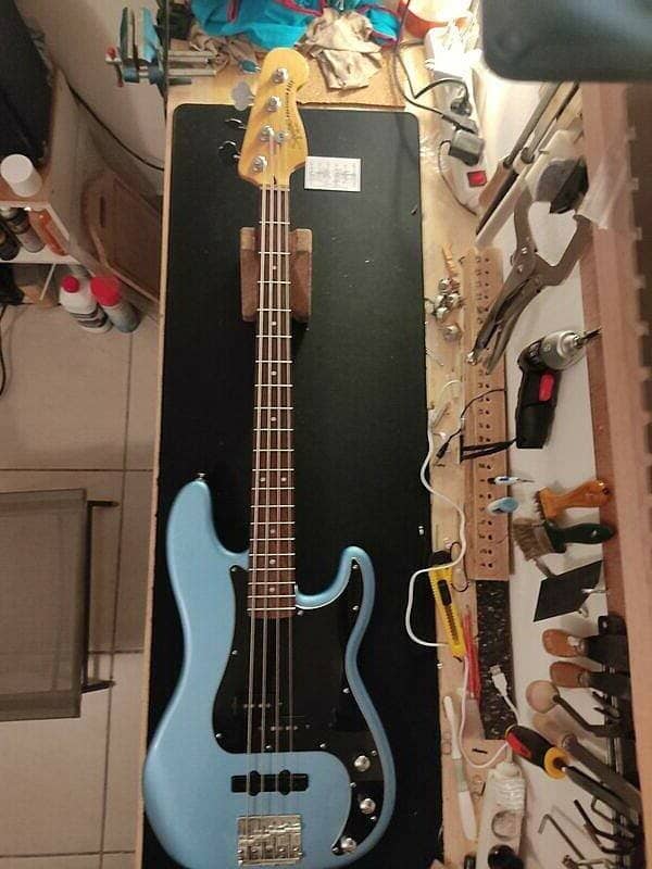 Basse Squier Precision Bass