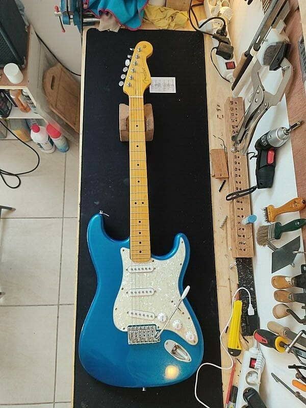 Guitare Fender Stratocaster Custom
