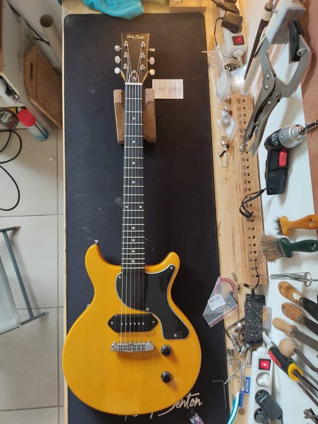 Harley Benton DC-Junior FAT TV Yellow