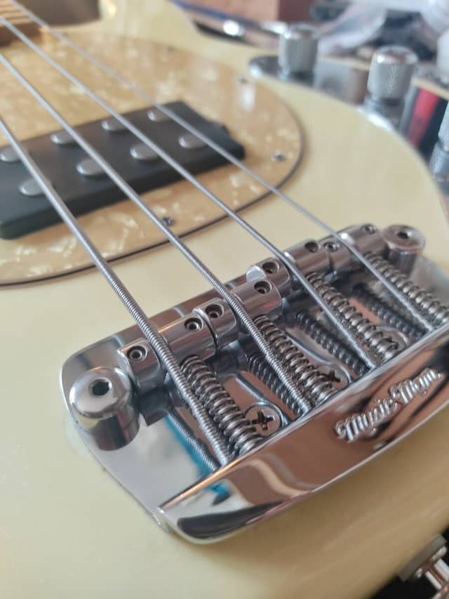 Basse MusicMan StingRay