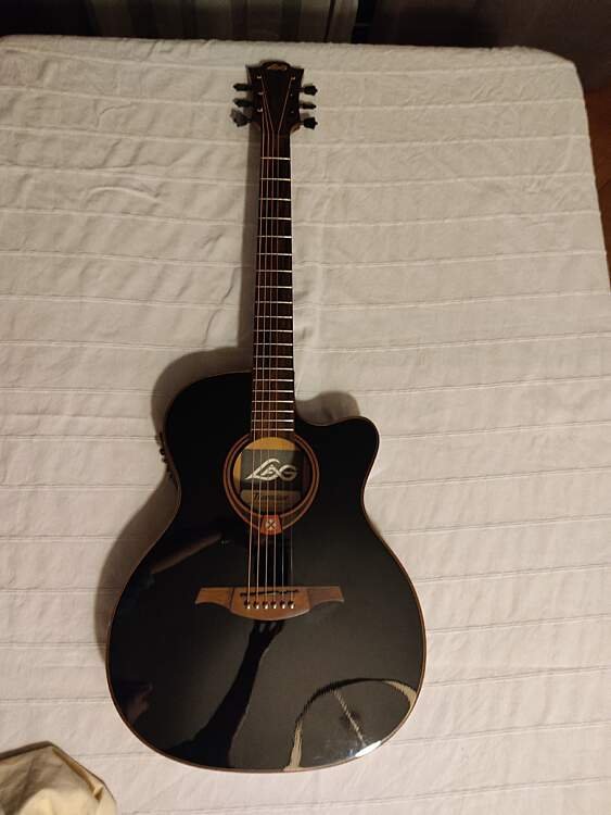 Guitare Lag Tramontane