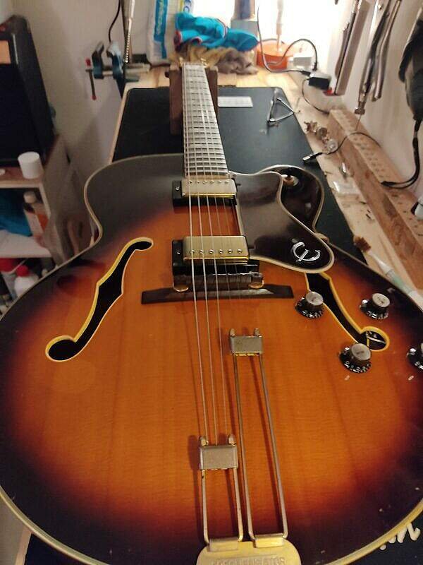 Guitare Epiphone Broadway AS 3 Guitare Epiphone Broadway