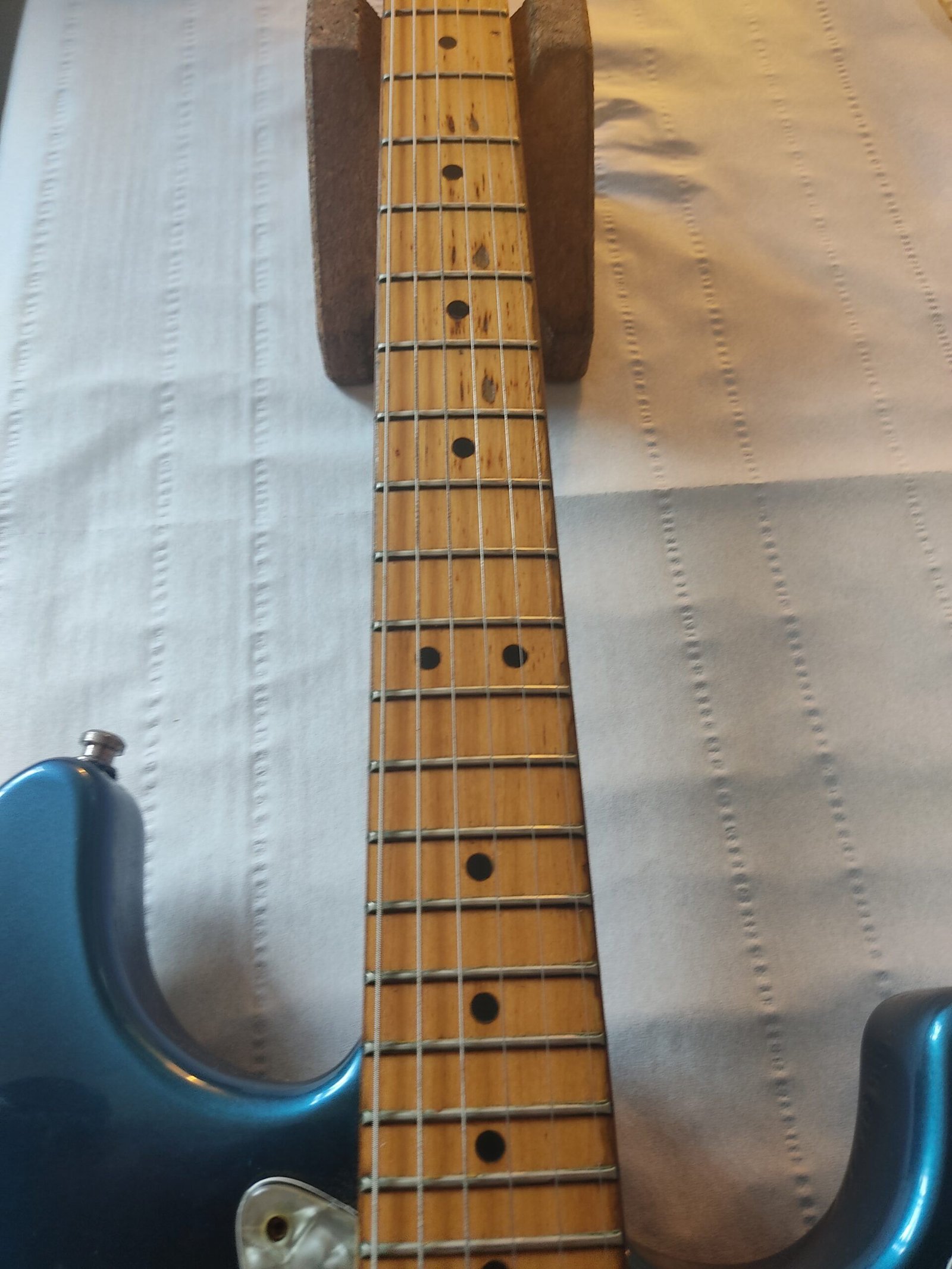 Rénovation d'une Fender Stratocaster US 3 Guitare Fender Stratocaster US