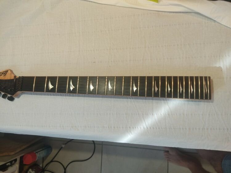 Guitare Lag Arkane 1000, le retour... 3 Guitare Lag Arkane 1000, le retour