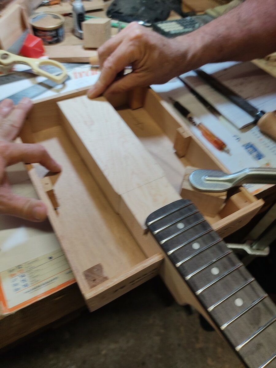 Collaboration Esprit Guitare / Pipiri Guitars