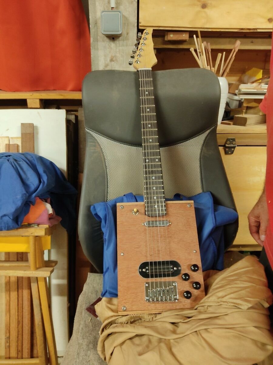 Collaboration Esprit Guitare / Pipiri Cigar Box Guitars